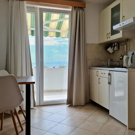 Apartment New Studio With Sea View